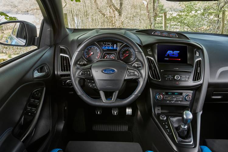 Ford Focus RS C346 2015 wnętrze