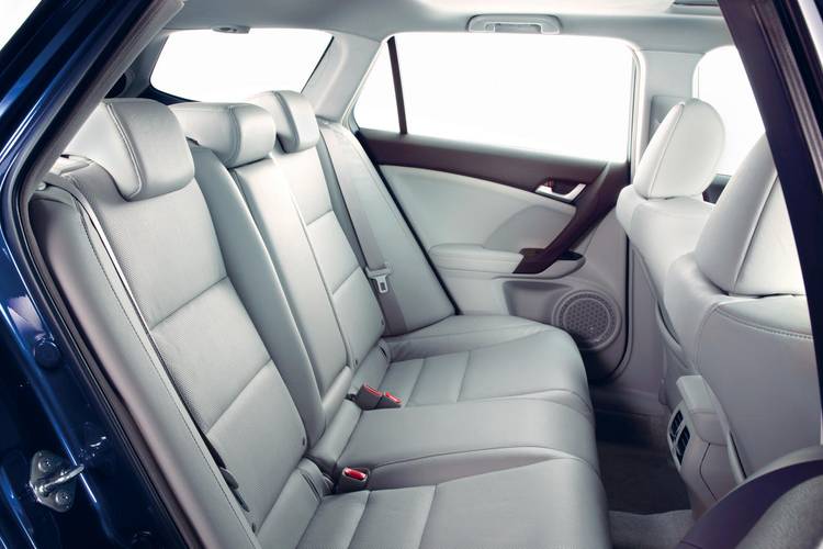 Honda Accord Tourer 2009 rear seats