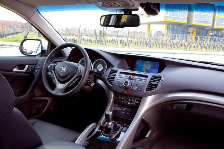 Interno di una Honda Accord 2008