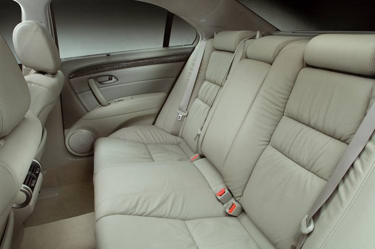 Honda Legend Facelift 2009 rear seats