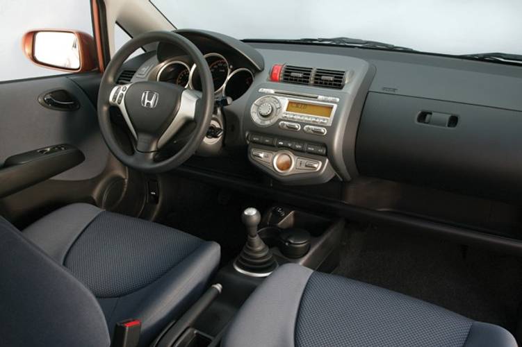 Honda Jazz 2005 interiér