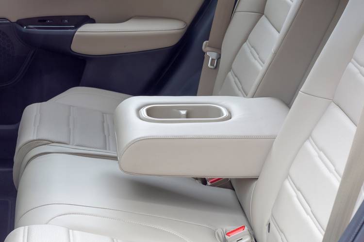 Honda CR-V 2019 RW RT rear seats