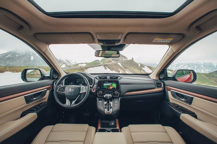 Interno di una Honda CR-V 2019 RW RT