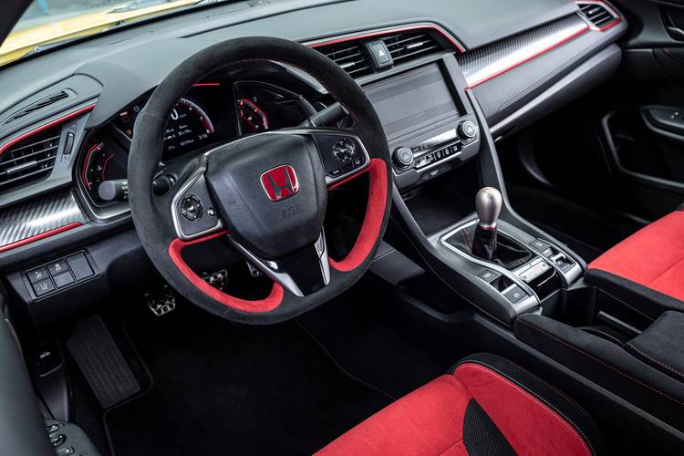 Interno di una Honda Civic Type R 2020 facelift