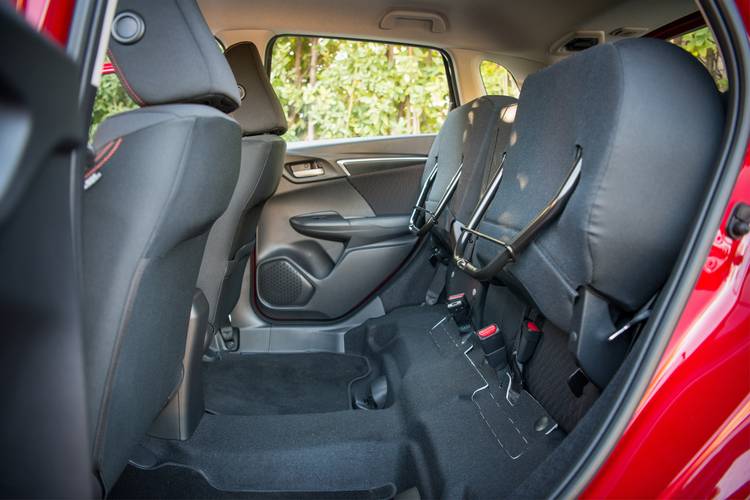 Honda Jazz GK facelift 2018 asientos traseros