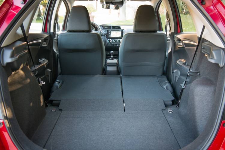 Honda Jazz GK facelift 2018 rear folding seats