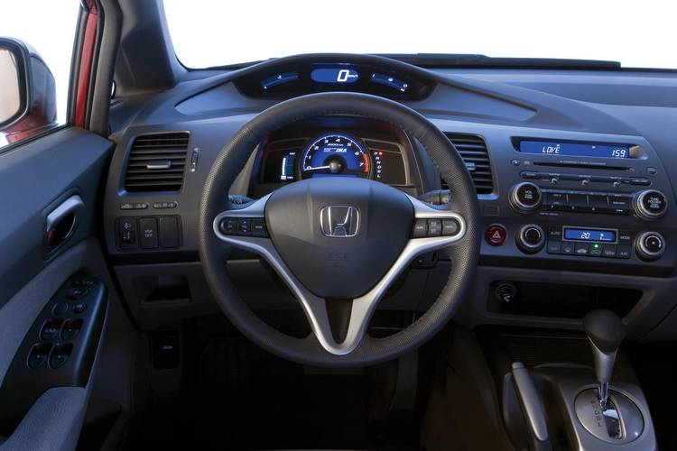 Interno di una honda civic sedan 2007