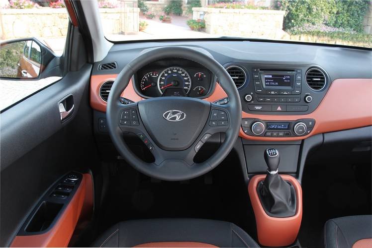 Interno di una Hyundai i10 IA 2014