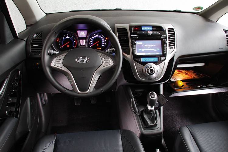 Interno di una Hyundai ix20 2010