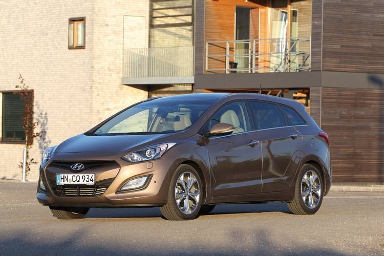 Hyundai i30 GD 2012 station wagon