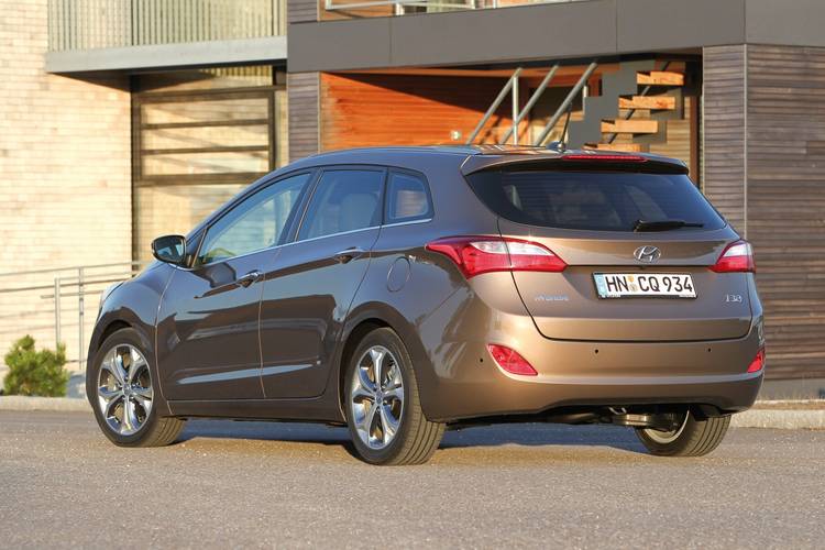 Hyundai i30 GD 2014 station wagon