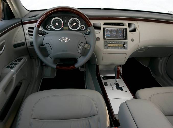 Hyundai Grandeur TG 2005 interior