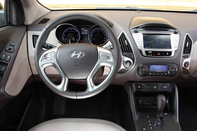 Hyundai ix35 2010 interior