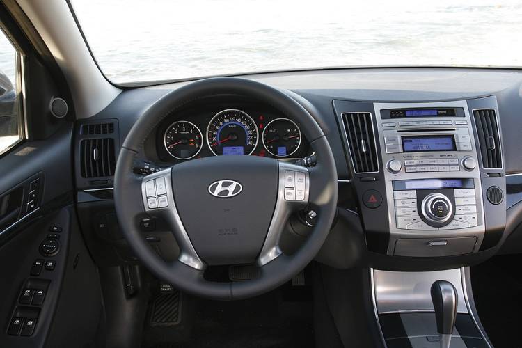 Interno di una hyundai ix55 2010