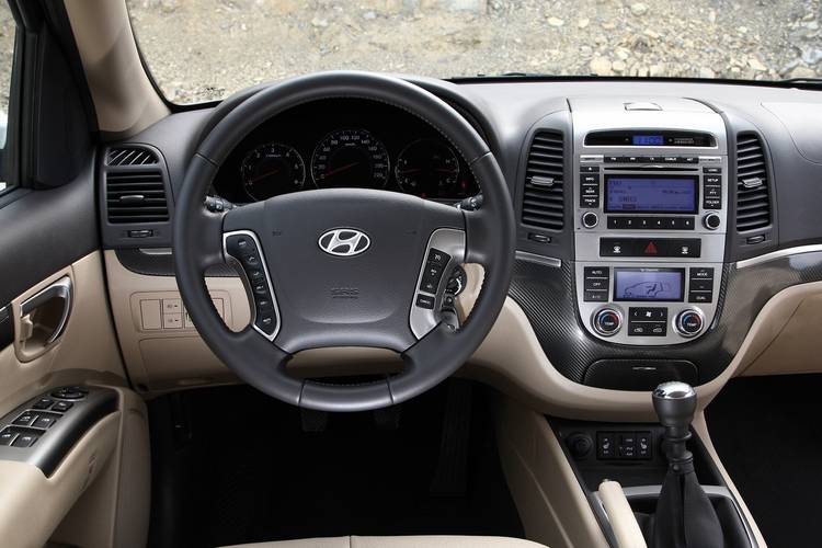 Interno di una Hyundai Santa FE Facelift 2010