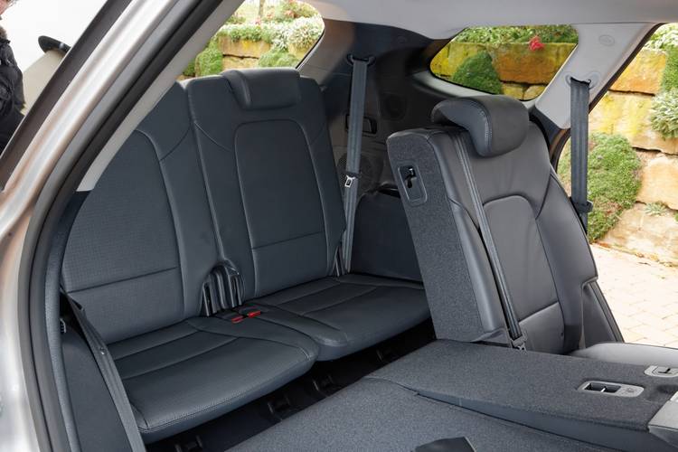 Hyundai Santa Fe DM 2012 rear seats