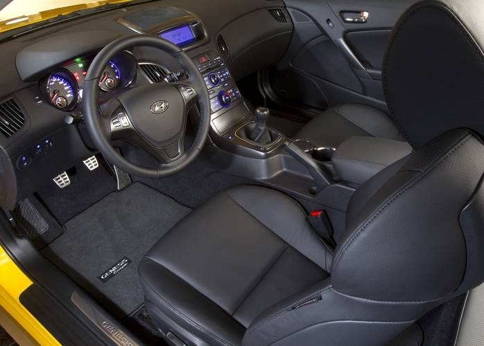 Hyundai Genesis Coupe 2008 interieur