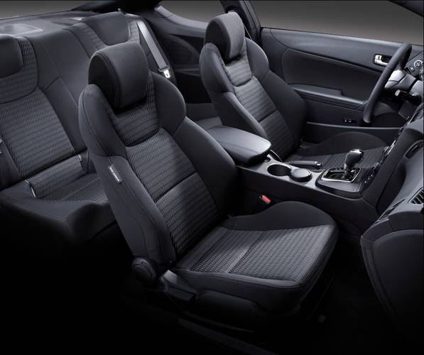 Hyundai Genesis Coupe facelift 2014 asientos delanteros