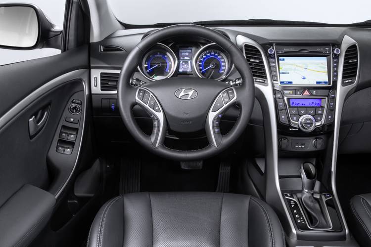 Hyundai i30 GD facelift 2015 interiér