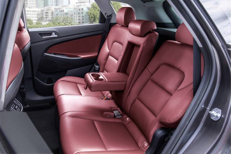 Hyundai Tucson TL 2015 rear seats