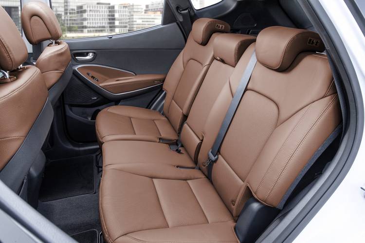 Hyundai Santa fe facelift 2016 rear seats