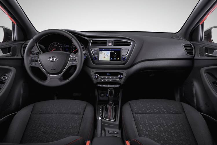 Interno di una Hyundai i20 GB facelift 2018