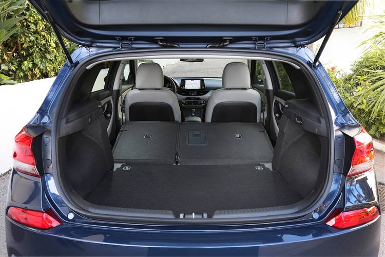 Hyundai i30 PD 2017 bagageruimte tot aan voorstoelen