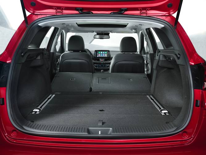 Hyundai i30 PD fastback 2017 bagageruimte tot aan voorstoelen