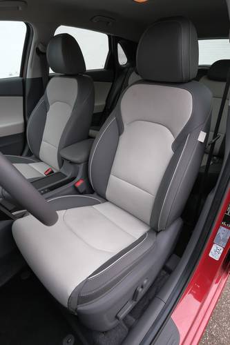 Hyundai i30 PD facelift 2020 přední sedadla