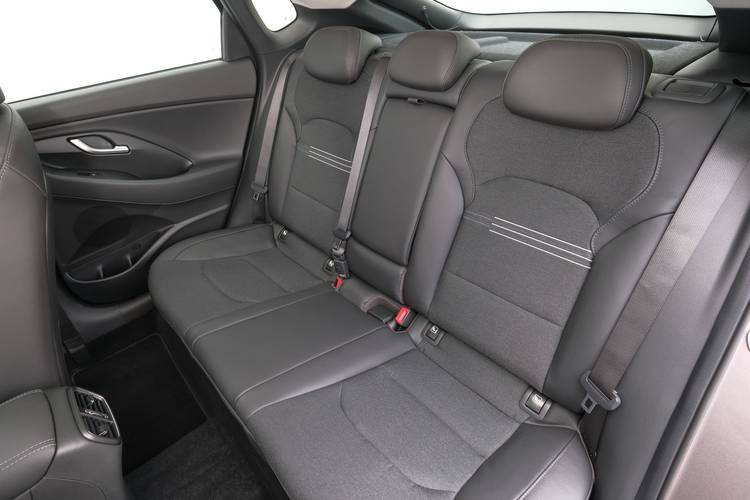 Hyundai i30 PD Fastback facelift 2020 rear seats