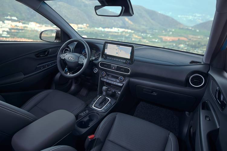 Interno di una Hyundai Kona Hybrid 2020