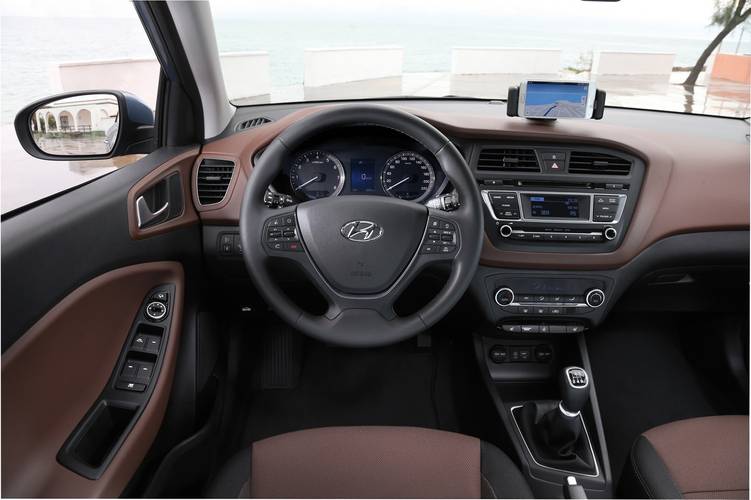 Interno di una Hyundai i20 GB 2014