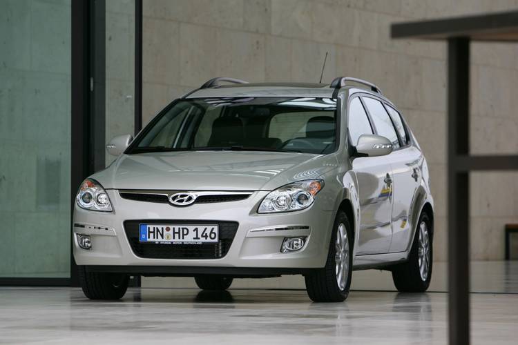 Hyundai i30 FD 2007 station wagon