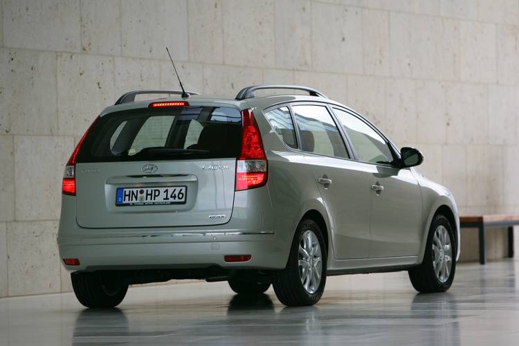 Hyundai i30 FD 2007 station wagon