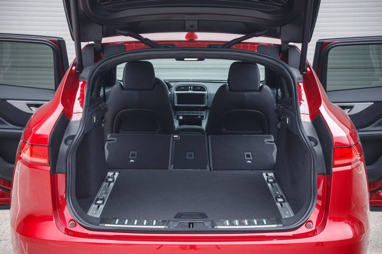 Jaguar F-Pace X761 2015 rear folding seats