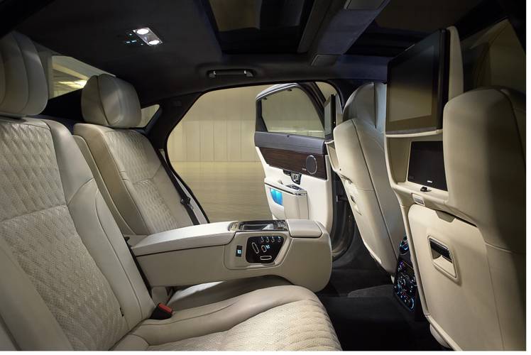 Jaguar XJ X351 2015 facelift rear seats
