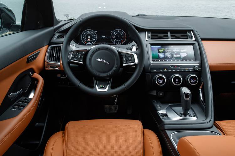 Interno di una Jaguar E-Pace X540 2018