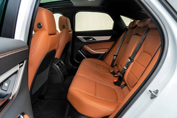 Jaguar XF X260 facelift 2020 asientos delanteros