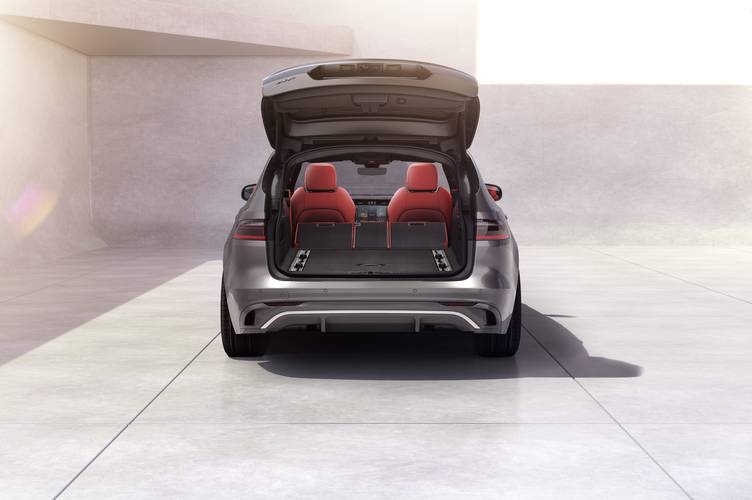 Jaguar XF X260 Sportbrake facelift 2020 plegados los asientos traseros
