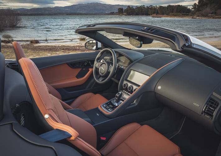 Jaguar F-Type X152 facelift 2020 asientos delanteros