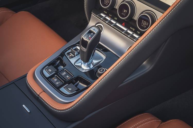 Interno di una Jaguar F-Type X152 facelift 2021