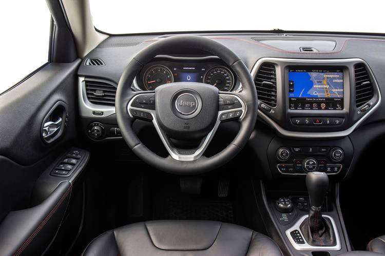 Interno di una Jeep Cherokee KL 2014