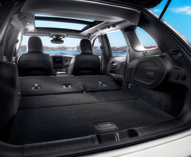 Jeep Cherokee KL facelift 2019 rear folding seats