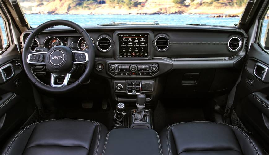 Interno di una Jeep Gladiator JT 2021