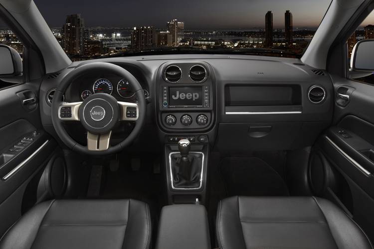 Interno di una Jeep Compass facelift MK49 2011