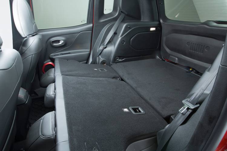 Jeep Renegade BU 2015 rear folding seats