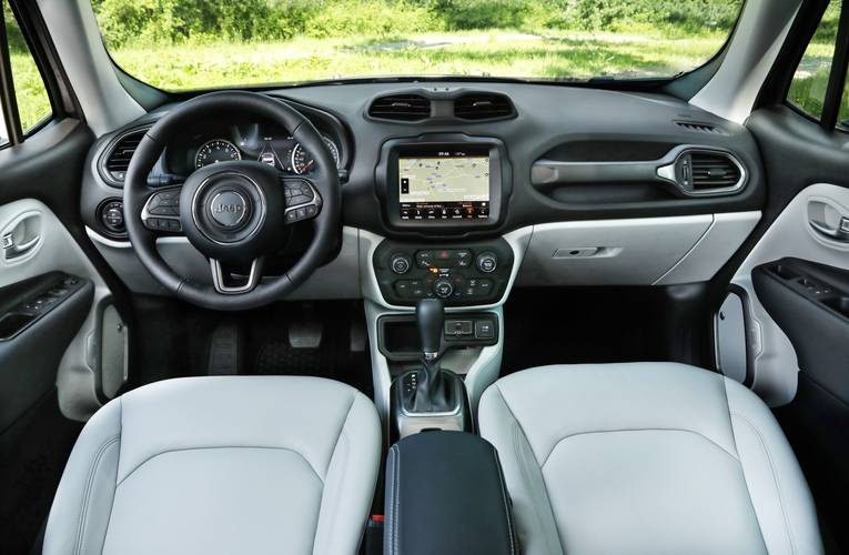 Jeep Renegade BU facelift 2020 interiér