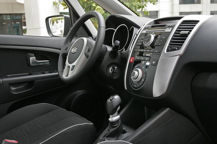 Kia Venga YN 2010 interior