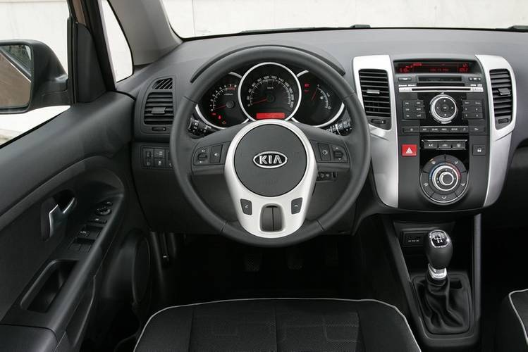 Kia Venga YN 2009 intérieur