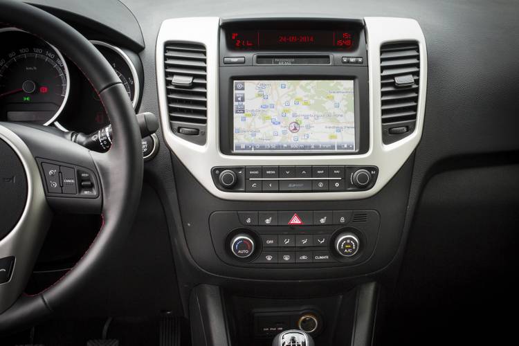 KIa Venga YN facelift 2015 Infotainment